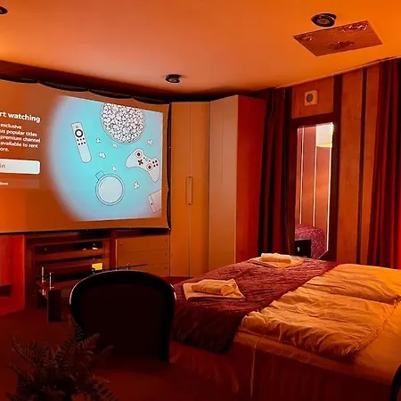 Private Casino Royal *