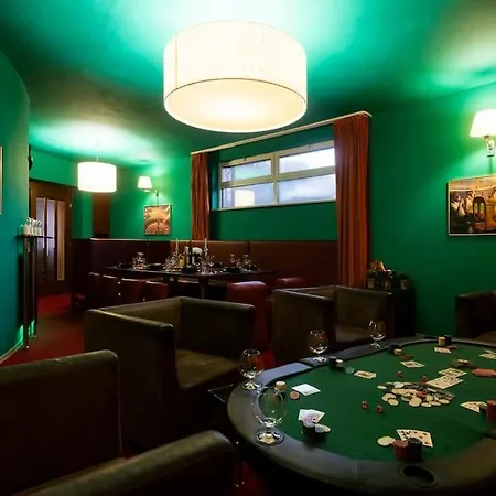 Private Casino Royal アパート